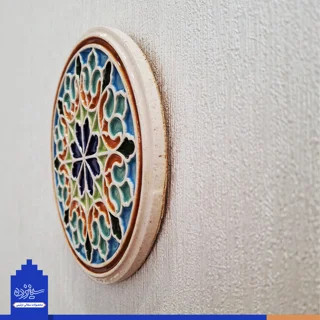 سفال برجسته لعابدار دیوارکوب، طرح «پنجره اسلیمی بری»